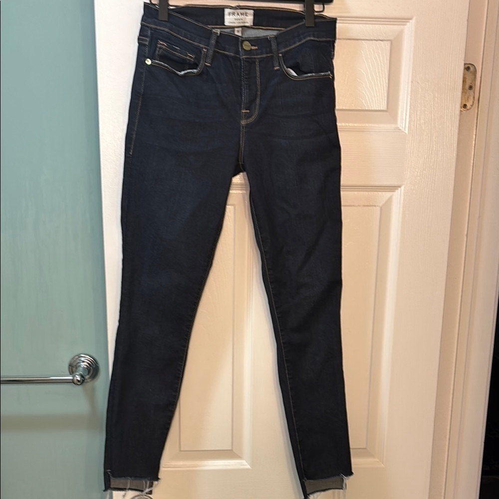 NWOT Frame dark rinse size 29 straight leg jeans